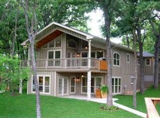 77 Hillcrest Dr, Seven Points, TX 75143