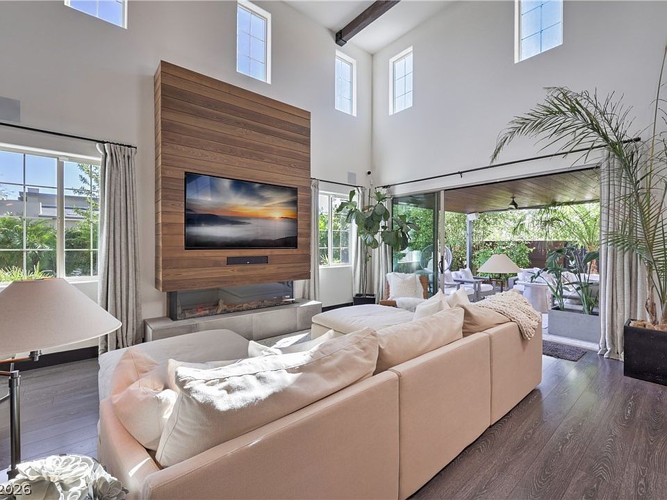 1st image of 2119 Maderno St