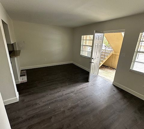 3rd image of 1025 S Ohio Ave APT 13