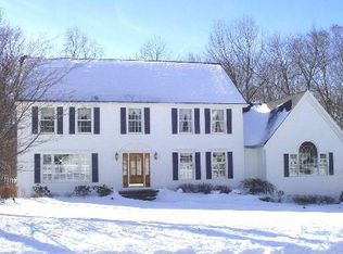 11 Applegate Ln, Monroe, CT 06468