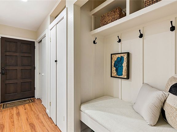 3rd image of 929 Southwood Blvd Unit 13