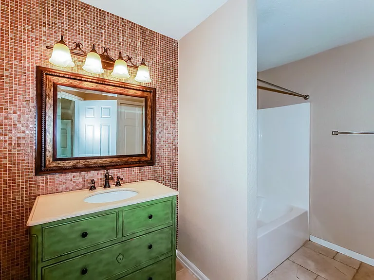 720 Treyburn Lakes Way — Photo 14
