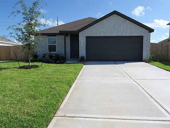 2nd image of 908 Woodhaven Lakes Dr