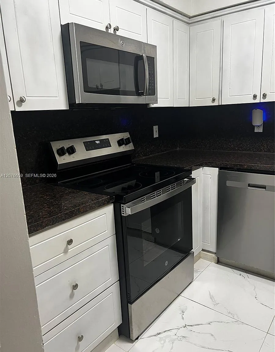 Parkview Point Condo — Photo 2