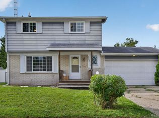 5240 Oakview Dr, Swartz Creek, MI 48473