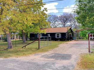 176 Riverview Dr, Center Pt, TX 78010