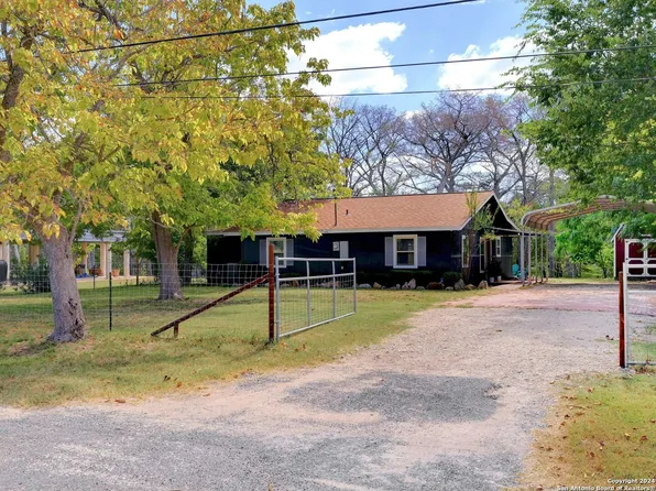 176 RIVERVIEW, Center Point, TX 78010