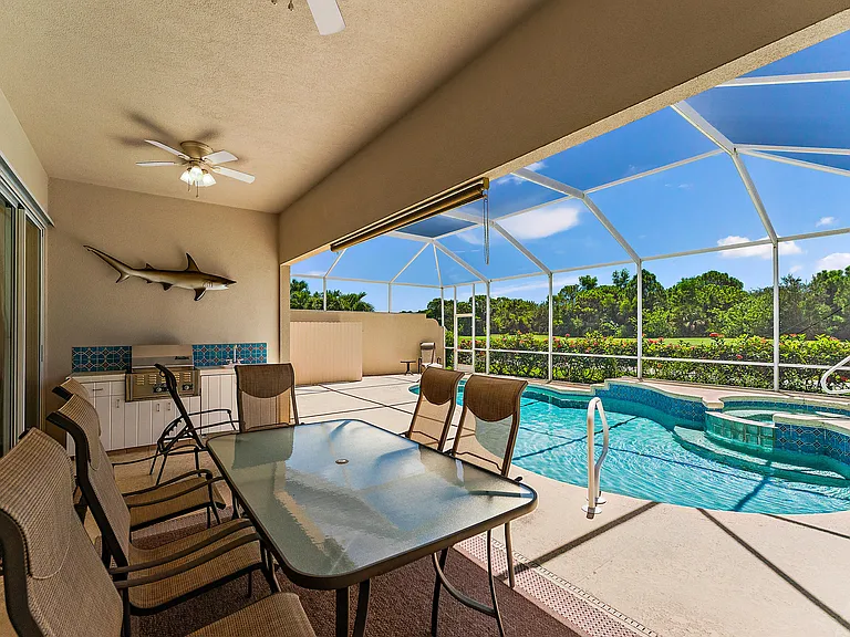 8485 SE Palm Hammock Ln — Photo 35
