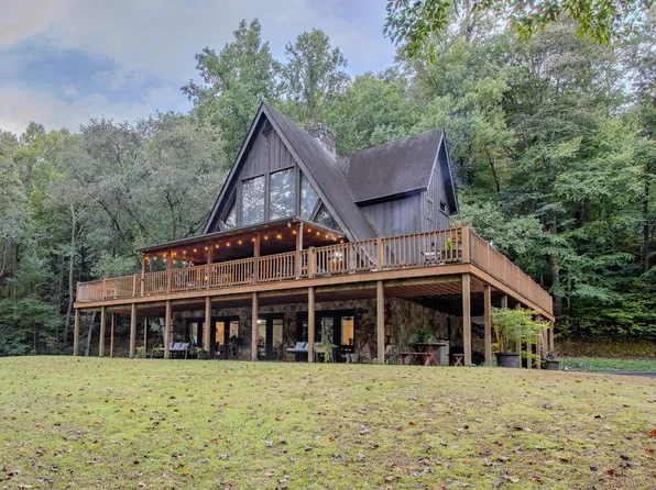 525 Riverside Dr, East Ellijay, GA 30540