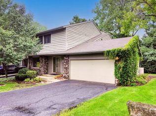 1 Brook Ln, Palos Park, IL 60464