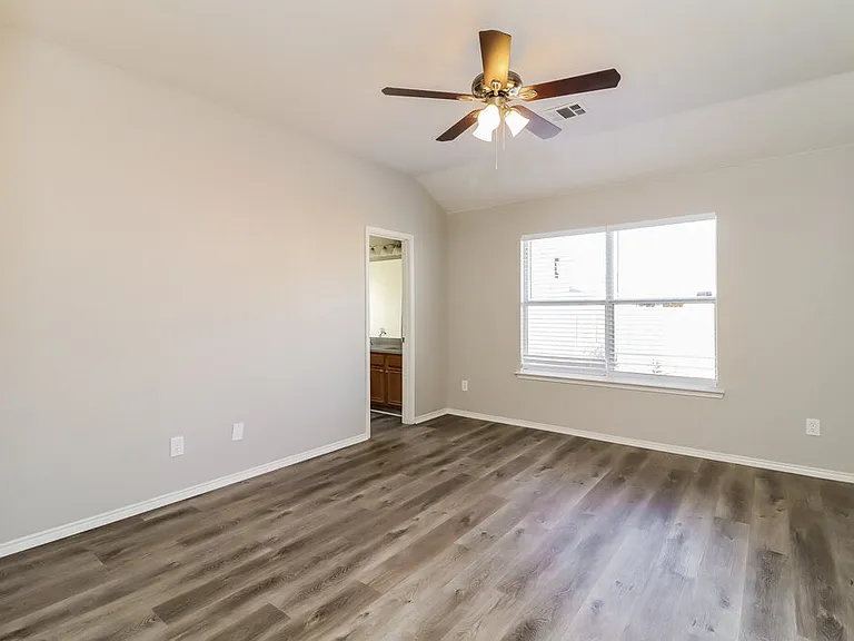 2904 Bourbon St — Photo 10