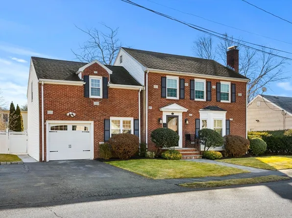 4 Dean Rd, Marblehead, MA 01945