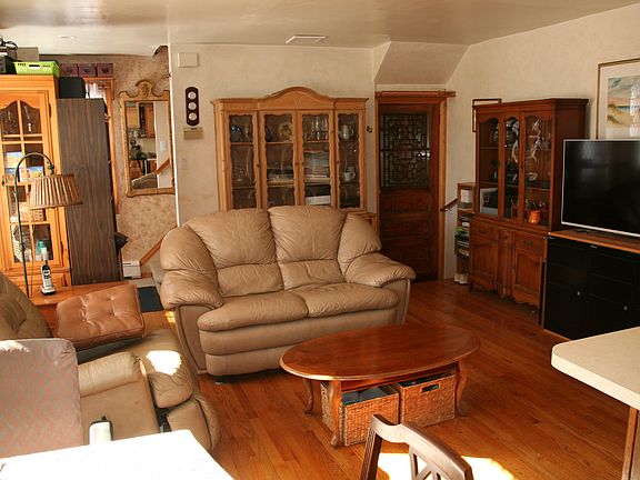 4th image of 114 Beacon Ct