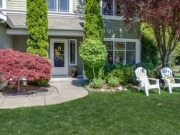 2nd image of 1010 SE 11th Pl