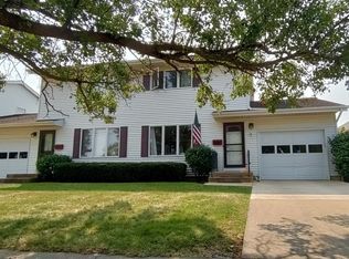 430 E Exchange St #430, Sycamore, IL 60178