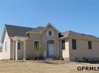 18302 Farnam St, Omaha, NE 68118