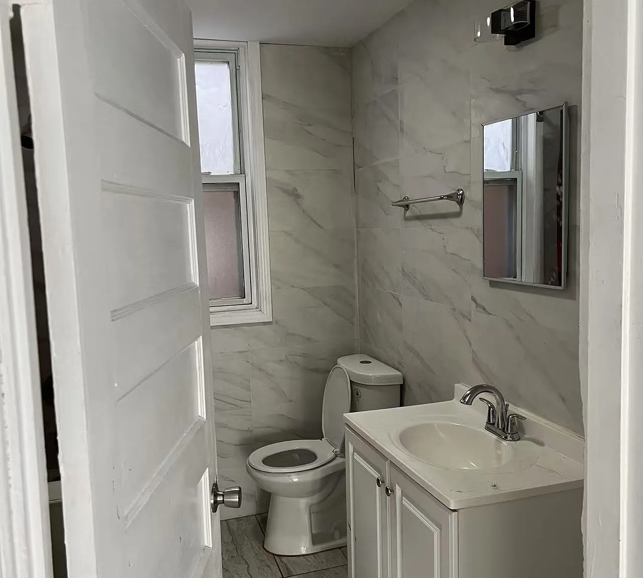 5 bed, 1955 sqft, $2,250 — Photo 4