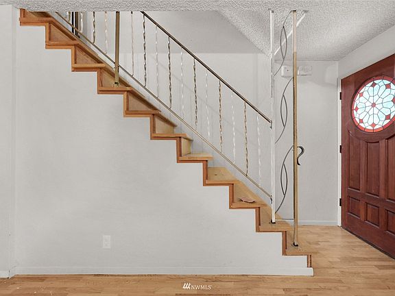 4th image of 6026 133rd Ave SE