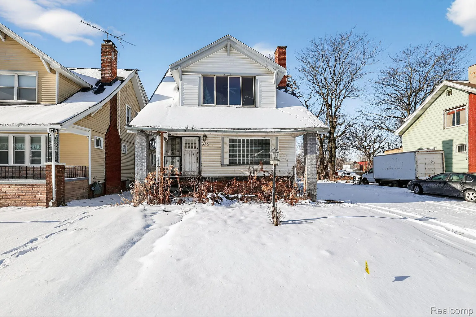 675 Algonquin St photo 1