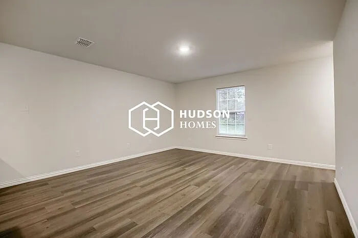 932 Dawson St — Photo 4