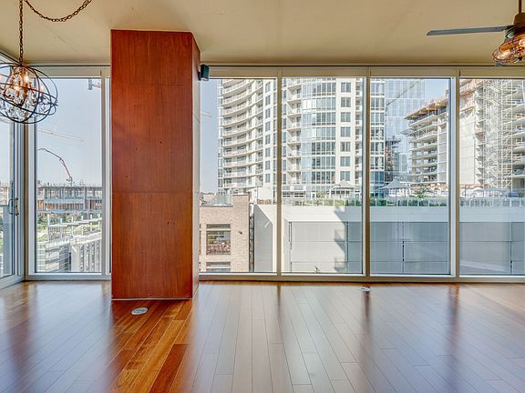 3rd image of 301 Demonbreun St Unit 905