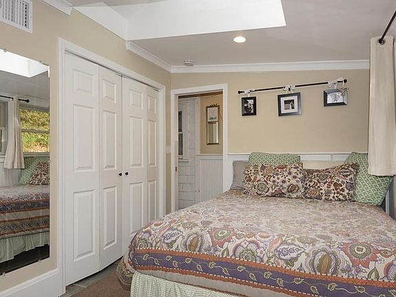 4th image of 25 Burgess Ave