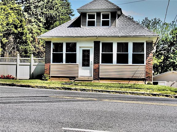 3rd image of 3436 Easton Ave