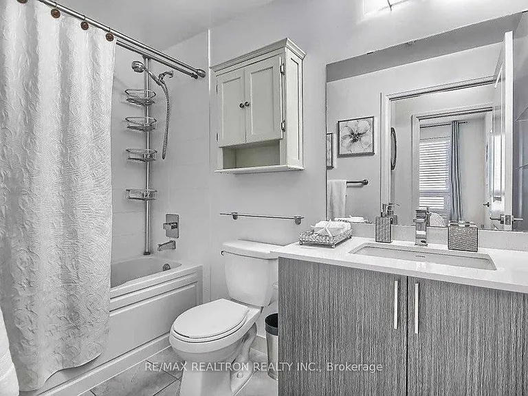 7890 Bathurst St #912 — Photo 13