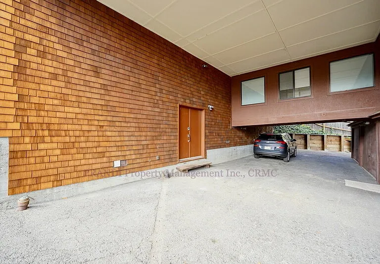315 E Strawberry Dr #A — Photo 13