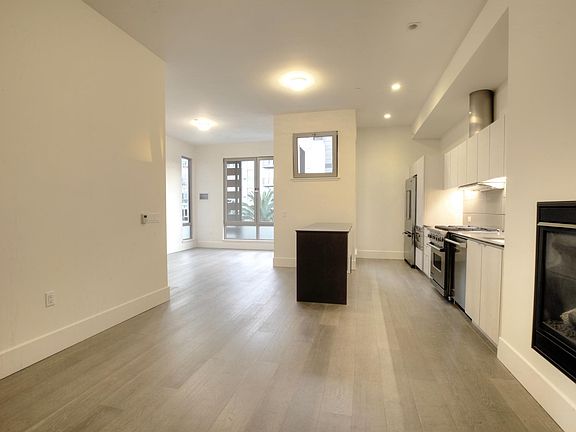4th image of 35 Dolores St APT 402