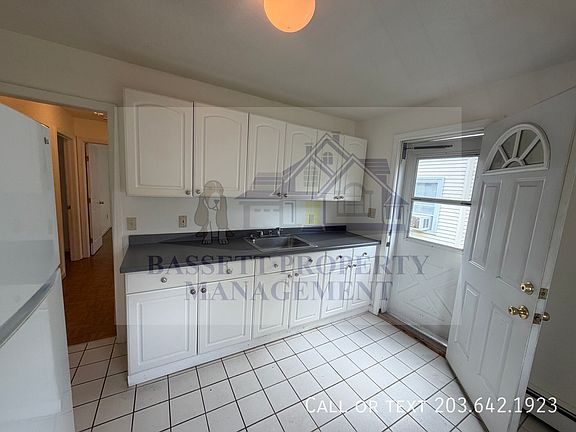 5th image of 88 Carlton St