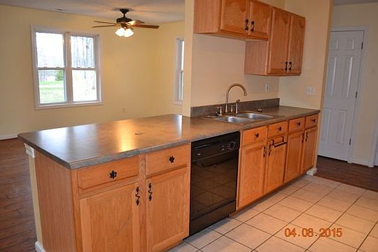 4th image of 219 E Krick Dr