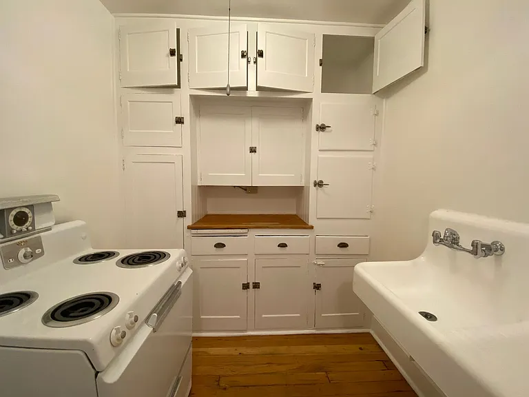 2235 NW Johnson St — Photo 36