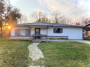 2304 Louise St, Seguin, TX 78155