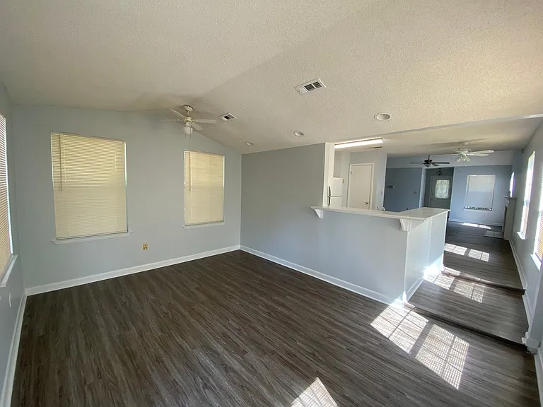 169 Wright Cir — Photo 9