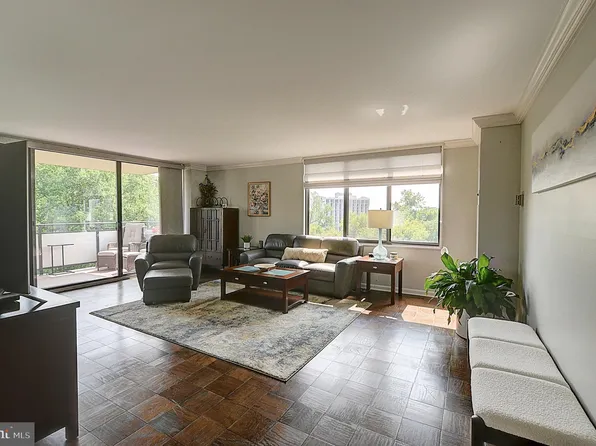 5225 Pooks Hill Rd APT 429N, Bethesda, MD 20814