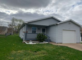 205 4th St, South Pekin, IL