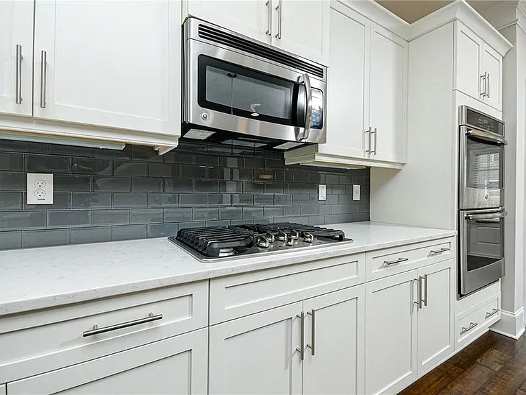 1299 Linden Ct NE — Photo 14
