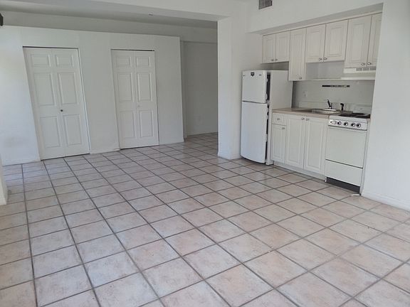 3rd image of 1334 Washington Ave APT 201
