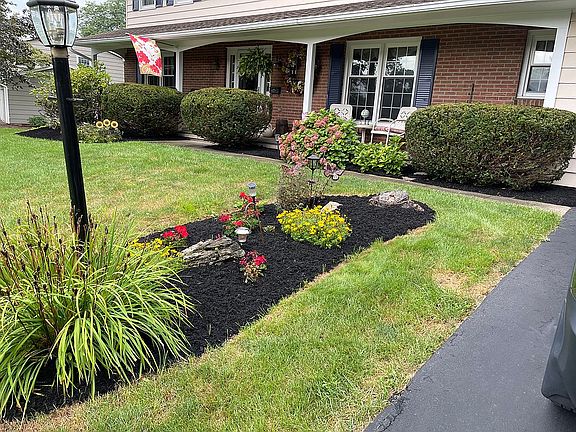 3rd image of 19 Park Circle Dr