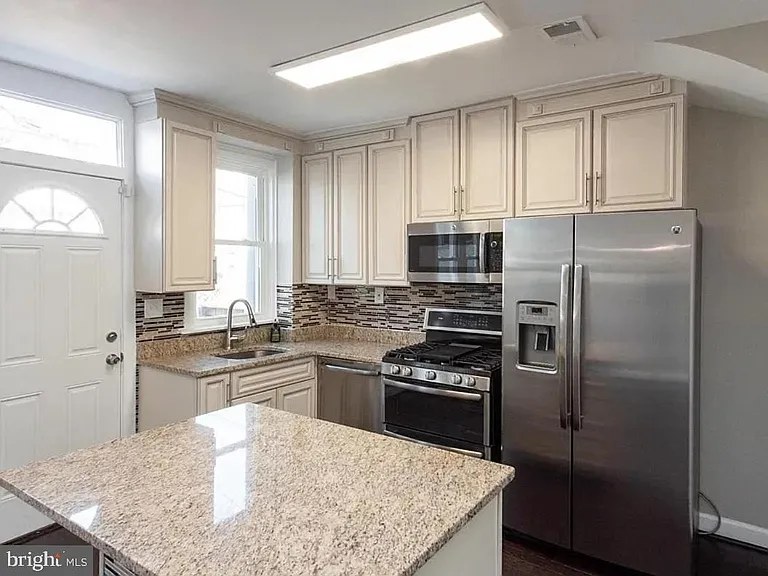 465 Luray Pl NW — Photo 22