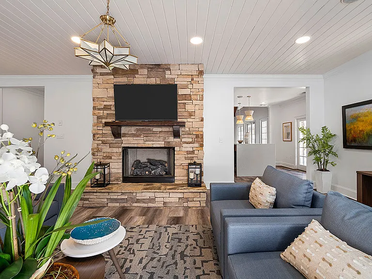 Houston Lake Apartments — Photo 33