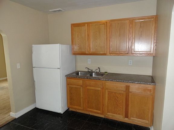 4th image of 2067 Republic Ave