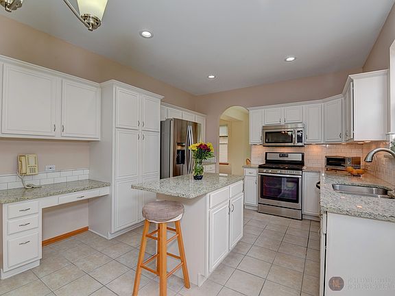5th image of 1901 Pinnacle Dr
