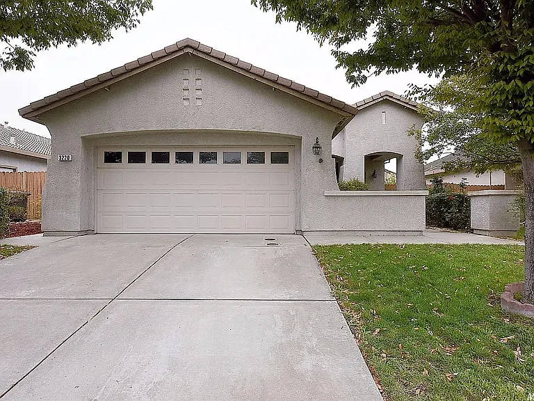 3220 Balada Way — Photo 1