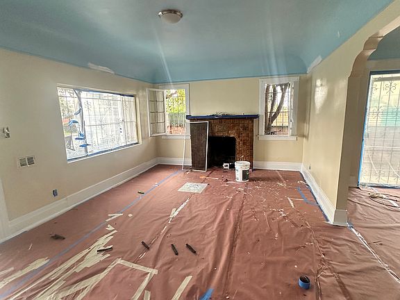4th image of 1157 W 56th St