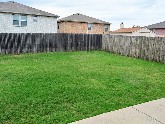 5th image of 1600 Crown Point Dr
