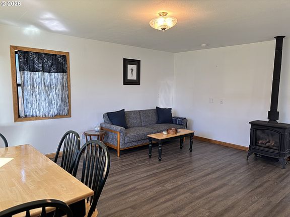 3rd image of 107 W 2nd St