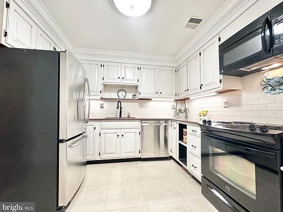3rd image of 117 E Dover St Unit 101