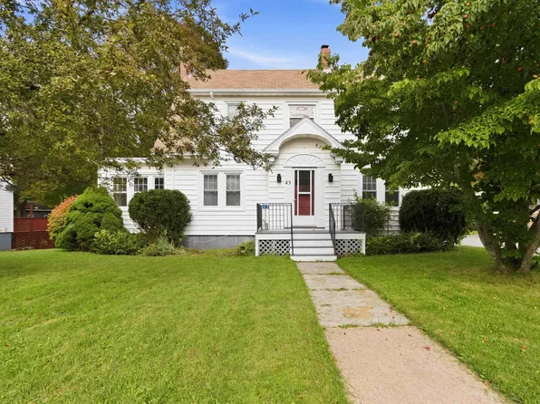 43 Park St, Liverpool, NS B0T 1K0